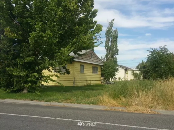 Warden, WA 99857,616 S oak ST