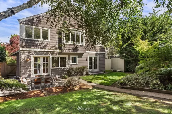 1635 Interlaken PL E, Seattle, WA 98112