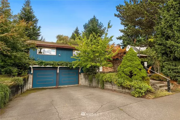 8021 43rd AVE NE, Seattle, WA 98115