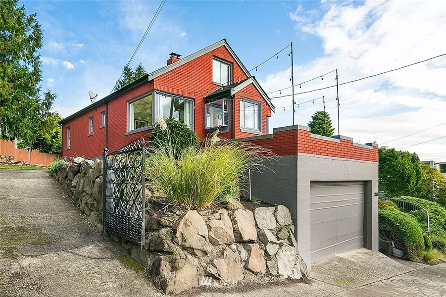 2606 W Plymouth ST, Seattle, WA 98199