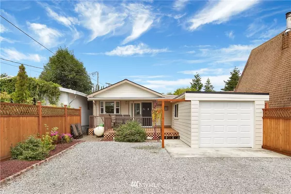 5158 Seaview DR, Blaine, WA 98230