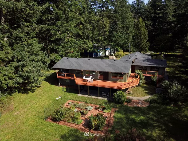 3752 SE Camano DR, Camano Island, WA 98282