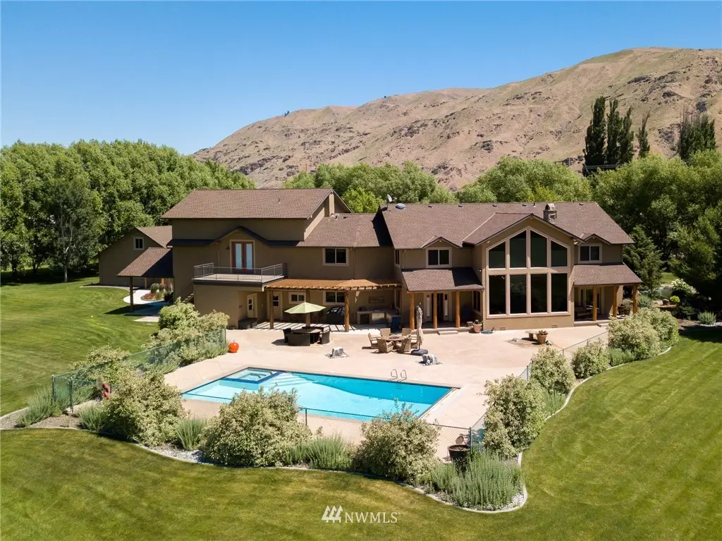 East Wenatchee, WA 98802,4990 NW Cascade AVE