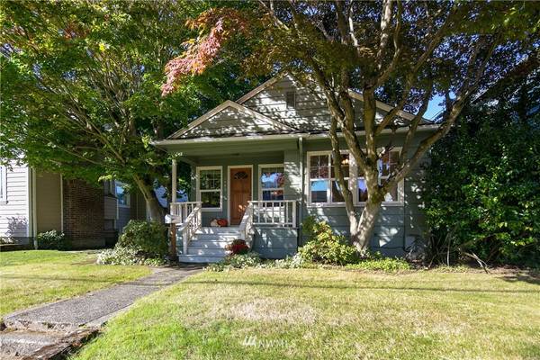 3043 38th AVE SW, Seattle, WA 98126