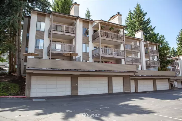 10410 NE 32nd PL #D104, Bellevue, WA 98004