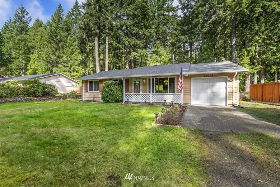 13628 NW Dolly Varden LN, Bremerton, WA 98312