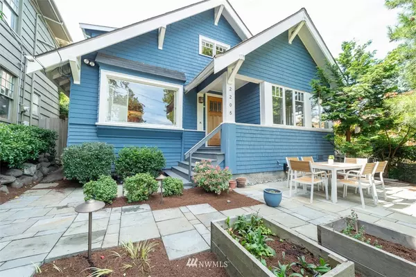 2205 12th AVE E, Seattle, WA 98102