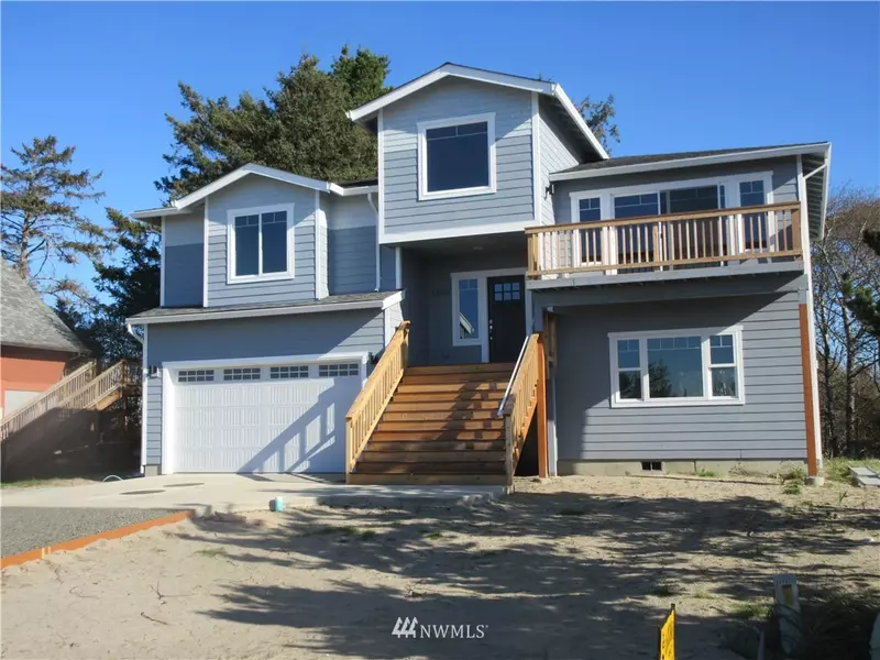 33606 J PL, Ocean Park, WA 98640