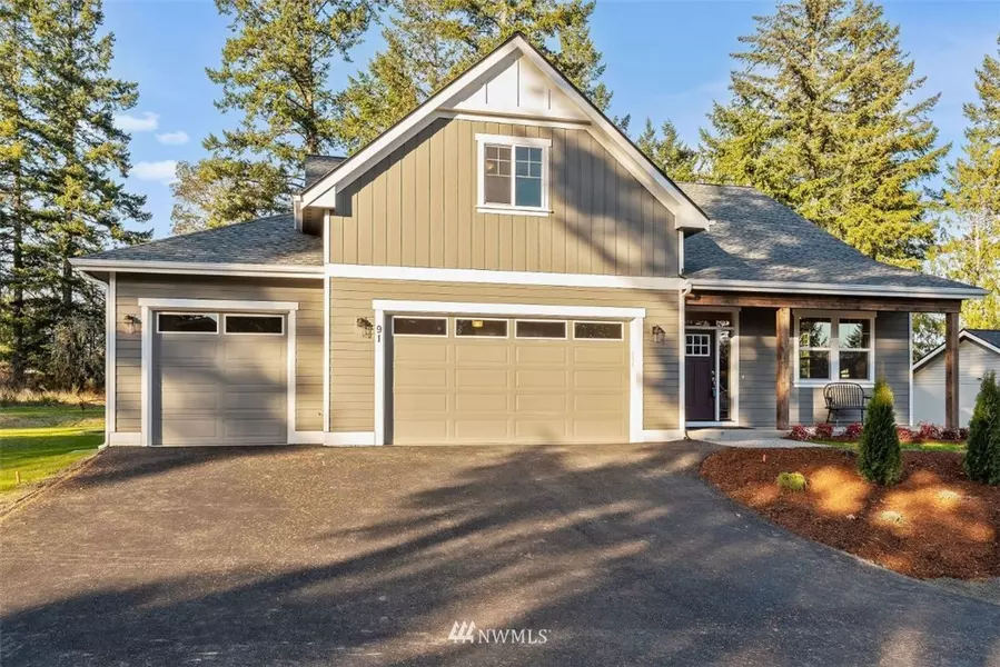 91 E Cardinal CT, Allyn, WA 98524