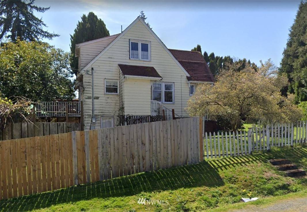 10058 Stone AVE N, Seattle, WA 98133