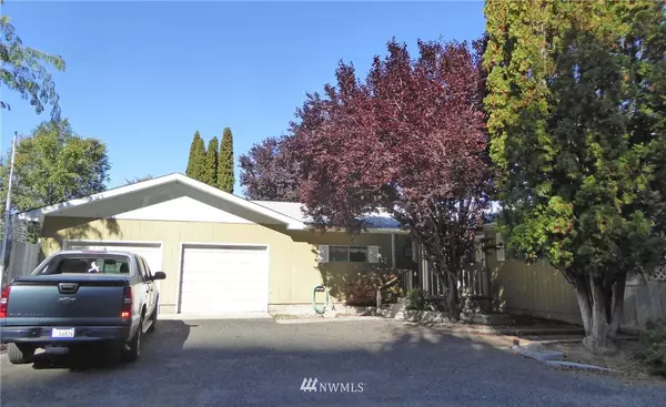 22106 NE E Cardinal RD, Grand Coulee, WA 99133