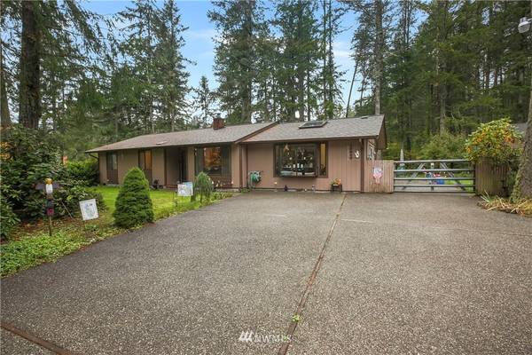 1271 SW Duckhaven LN, Port Orchard, WA 98367