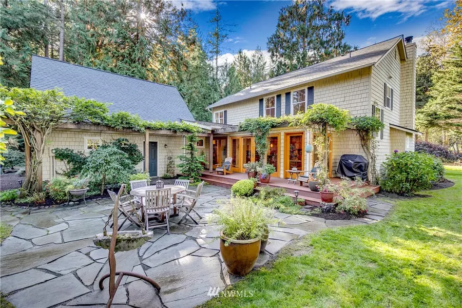 6629 NE Jay ST, Bainbridge Island, WA 98110