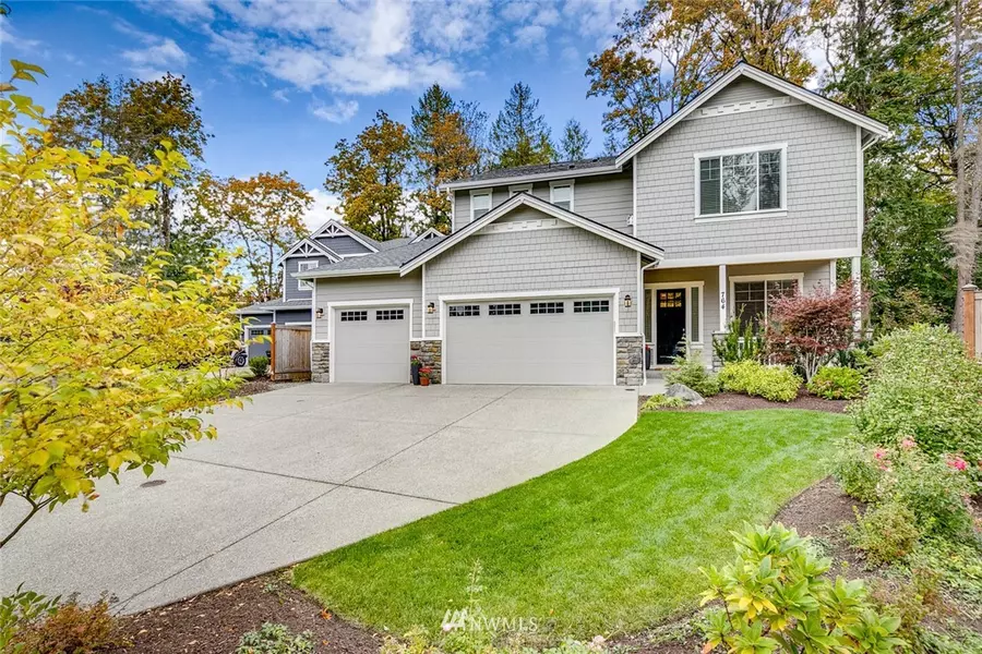 764 Ferryview LN NE, Bainbridge Island, WA 98110