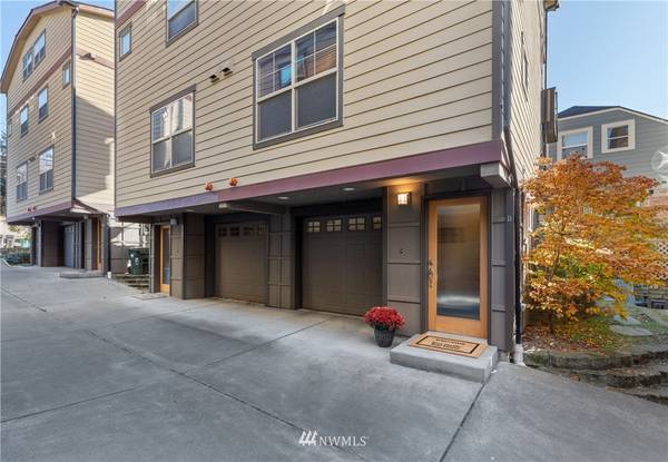 5942 D California AVE SW, Seattle, WA 98136