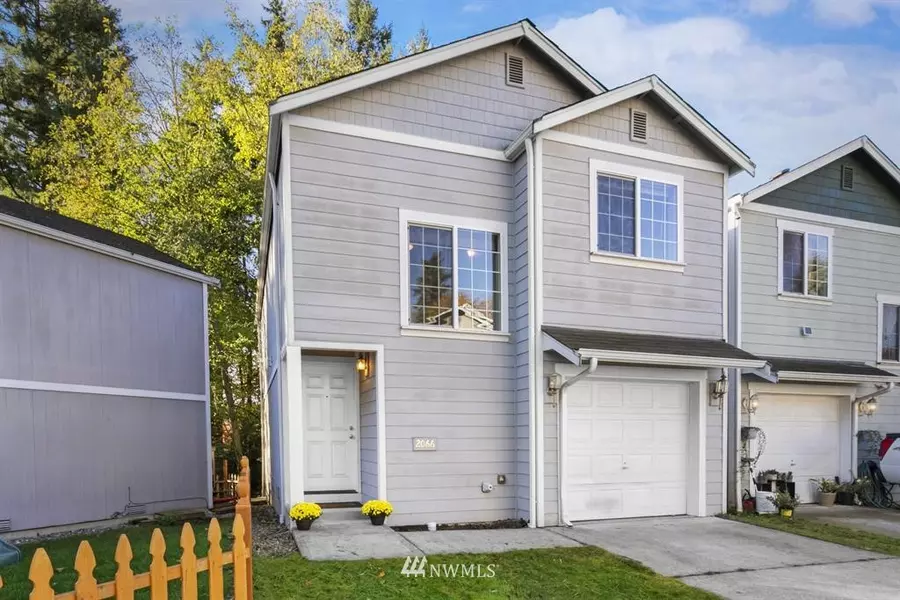 2066 NE Green Glen LN, Bremerton, WA 98311