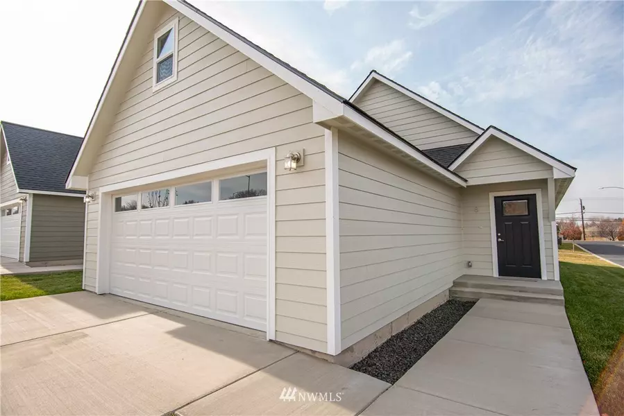 123 E 9th AVE #8, Moses Lake, WA 98837