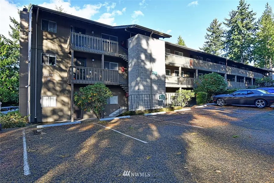 22103 66TH AVE W #3B, Mountlake Terrace, WA 98043