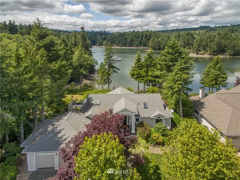 201 S Bay LN, Port Ludlow, WA 98365