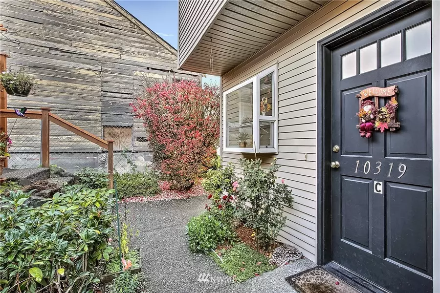 10319 Midvale AVE N #C, Seattle, WA 98133