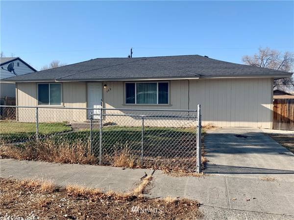 562 S Grand DR, Moses Lake, WA 98837