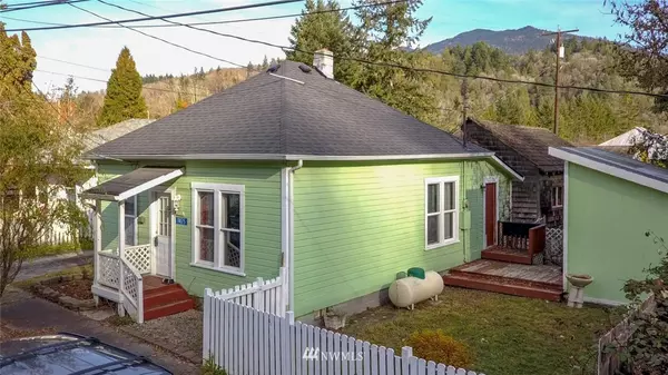 7475 Mill Ave, Concrete, WA 98237