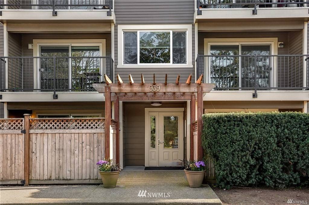 939 N 101st ST #103, Seattle, WA 98133