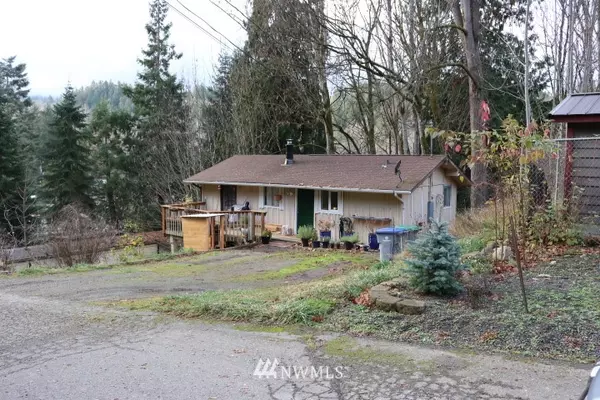 33 N Hemlock LN, Port Angeles, WA 98362