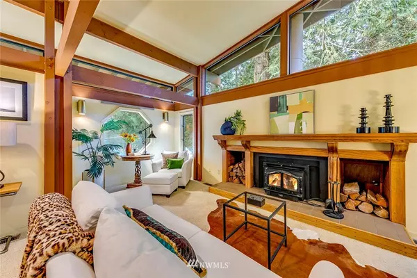 Bainbridge Island, WA 98110,11050 Hart LN NE