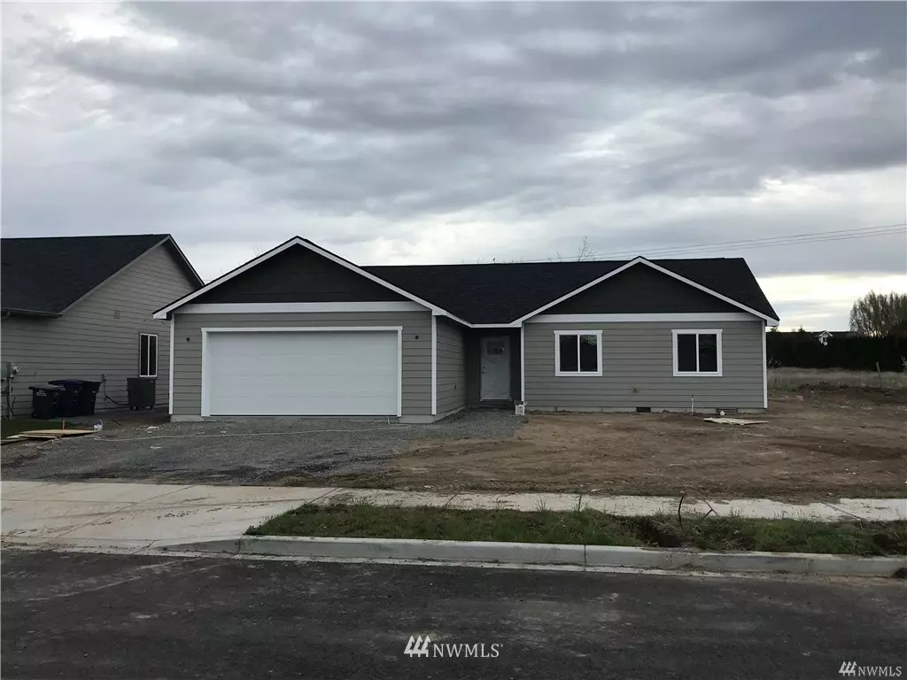 Moses Lake, WA 98837,915 S Balsam ST