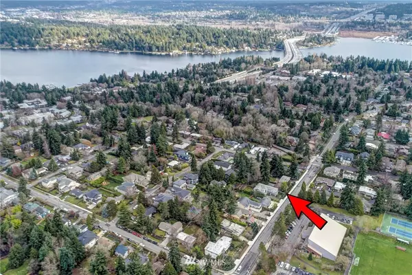 Mercer Island, WA 98040,8846 SE 40th ST