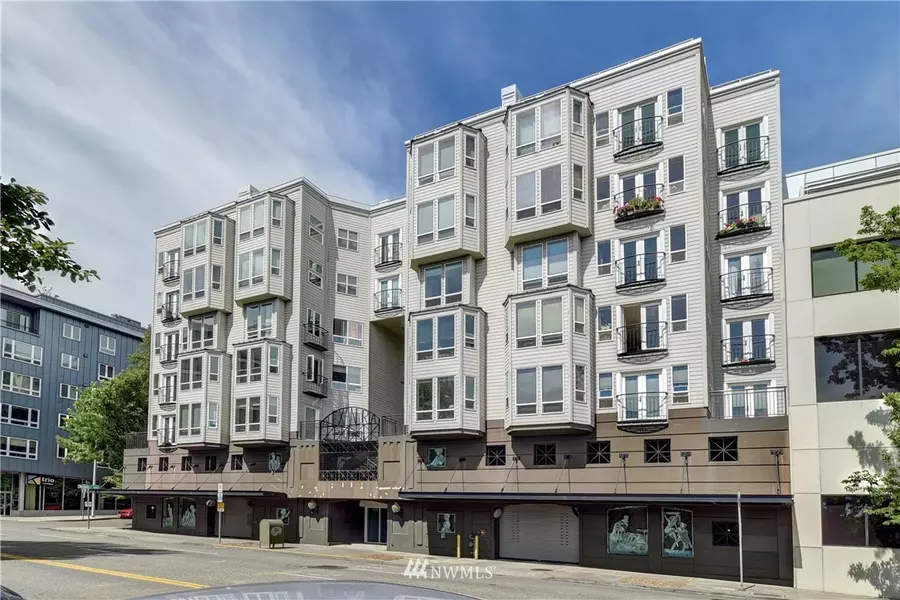 3028 Western #112, Seattle, WA 98121