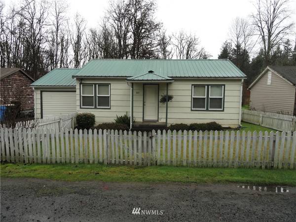 305 NW Cherry ST, Winlock, WA 98596