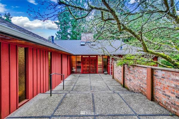 13401 Hidden Cove LN NE, Bainbridge Island, WA 98110