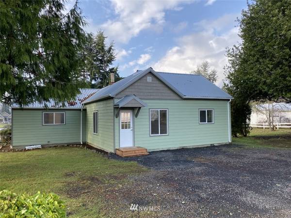 215 Jacobson RD, Cathlamet, WA 98612