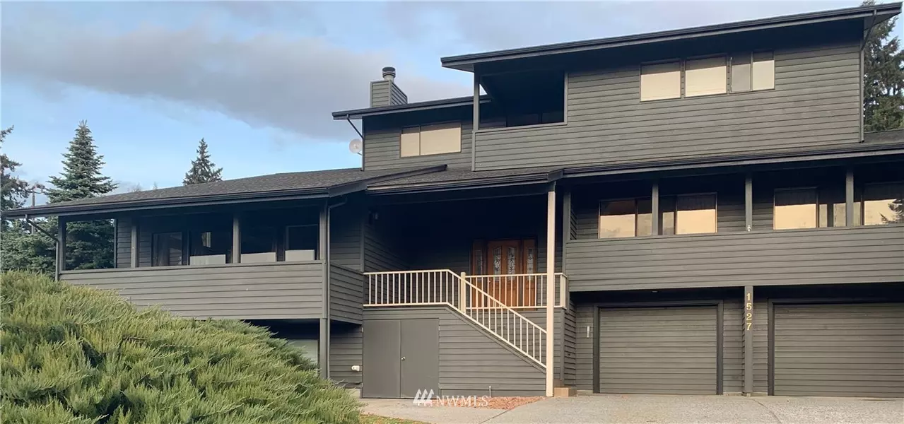 1527 Country Club DR, East Wenatchee, WA 98802