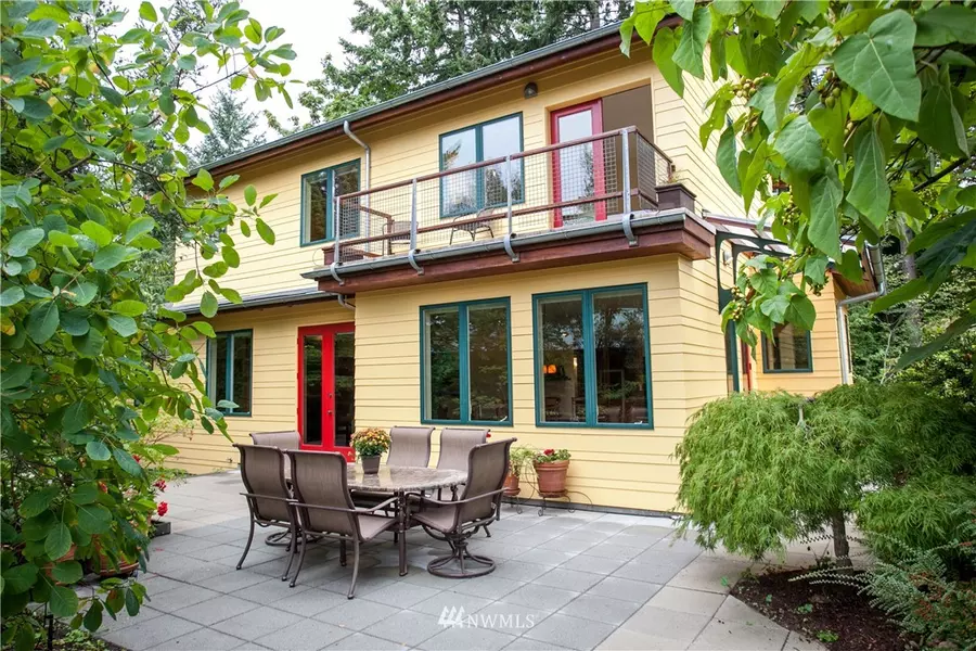 591 Wood AVE SW #A, Bainbridge Island, WA 98110