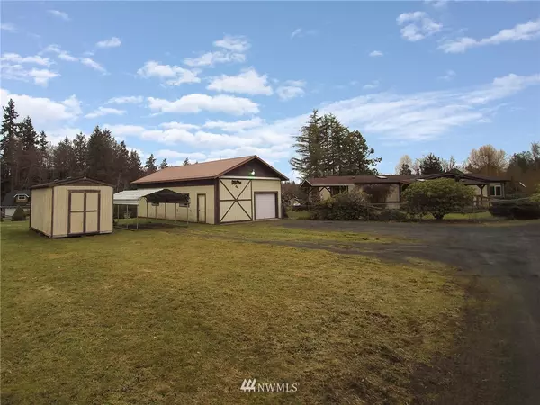 44 Cougar LN, Port Angeles, WA 98362