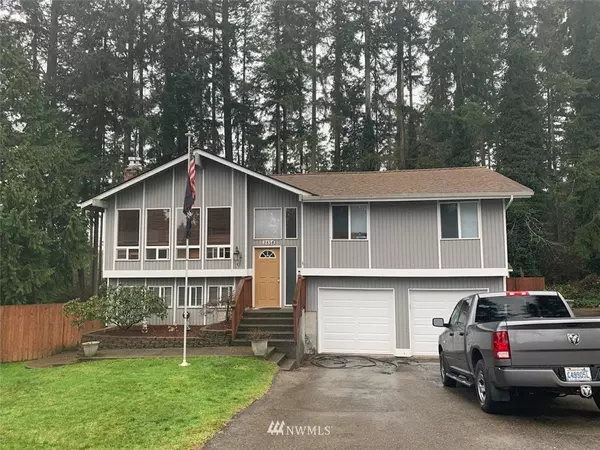 3854 SE Buckingham DR, Port Orchard, WA 98366