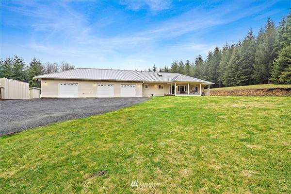 119 Smith Creek RD, Raymond, WA 98577