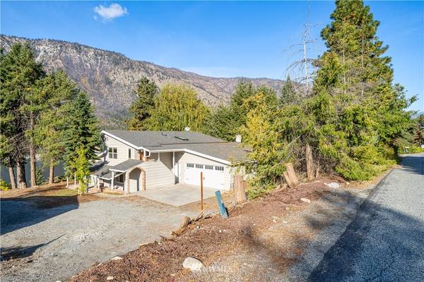 150 Pine Crest PL, Manson, WA 98831