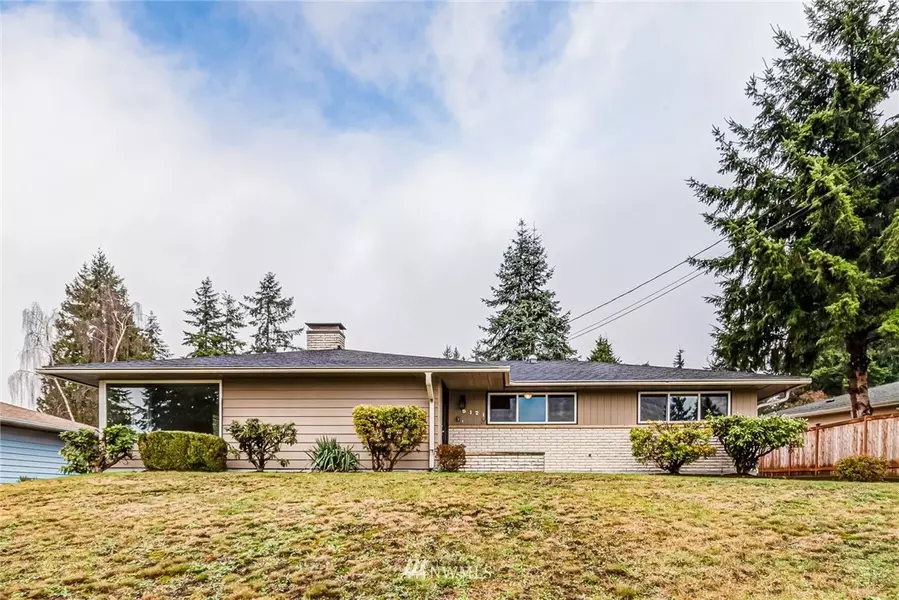 5121 Sunset LN, Everett, WA 98203