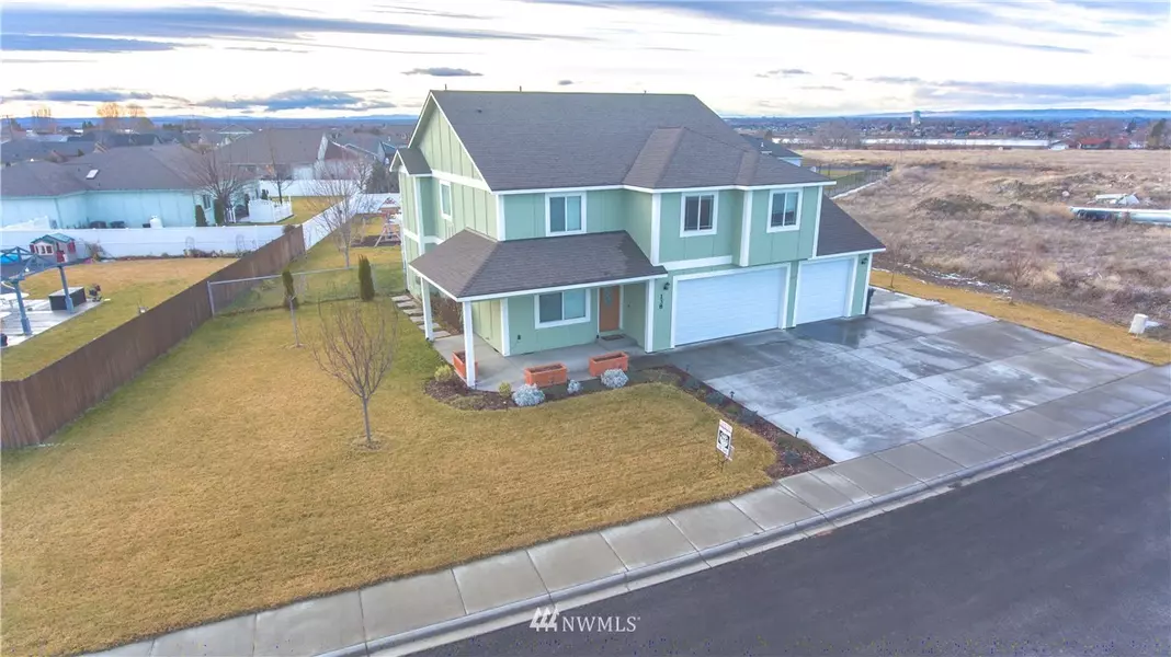 138 Scenic DR NE, Moses Lake, WA 98837