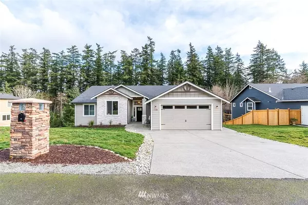 1135 Swiss Alps LOOP, Camano Island, WA 98282