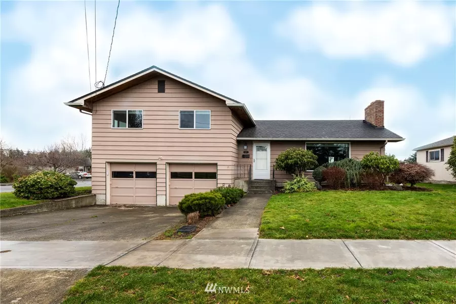 1325 S 16th ST, Mount Vernon, WA 98274