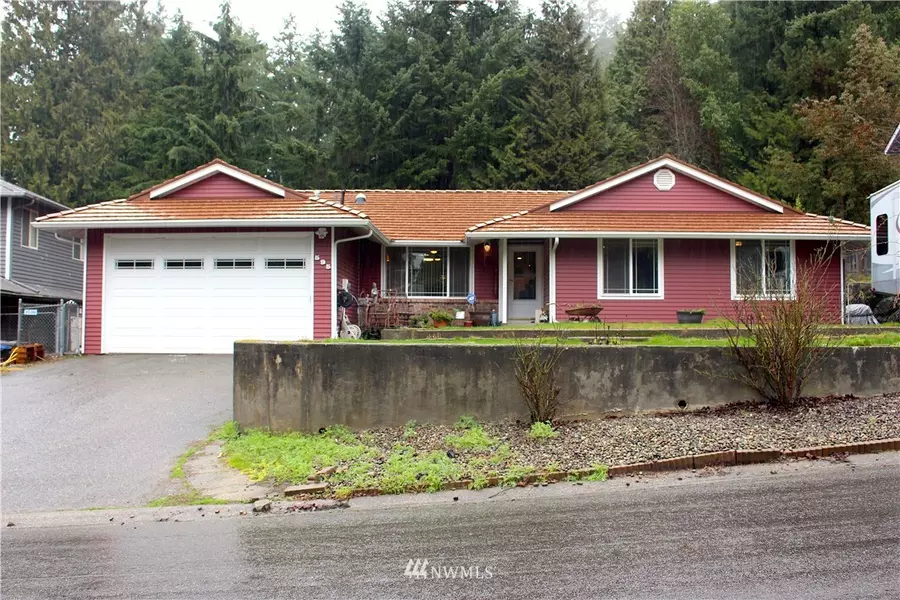 595 NE Conifer DR, Bremerton, WA 98311