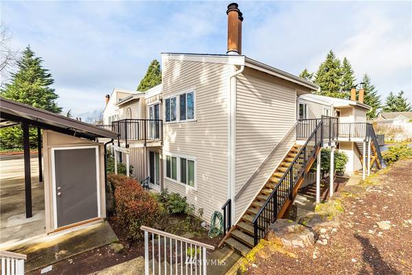 12716 NE 120th ST #H-6, Kirkland, WA 98034