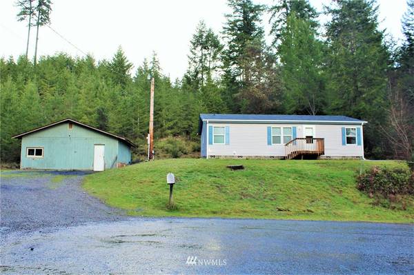 250 NE Rainbow LN, Belfair, WA 98528