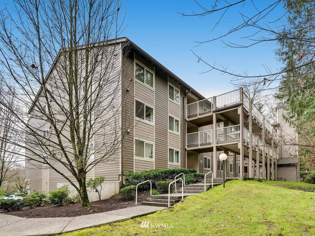206 Mountain Park BLVD SW #D204, Issaquah, WA 98027