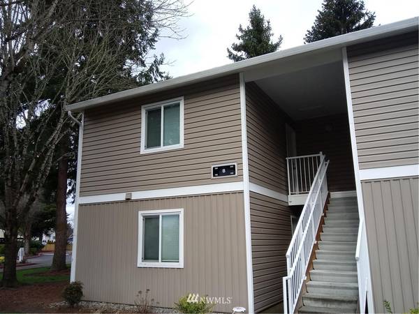 12510 NE 130th WAY #B106, Kirkland, WA 98034